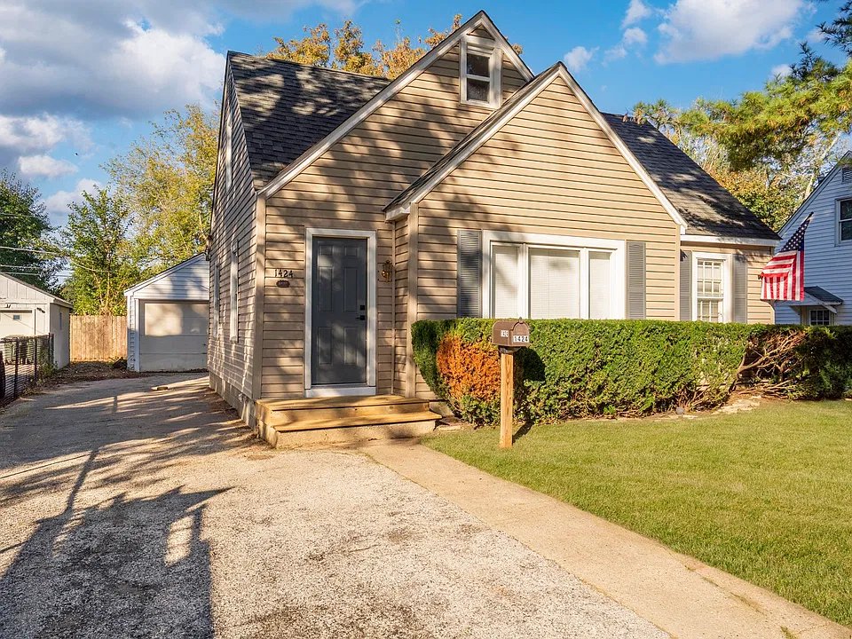 1424 Pine Grove Ave