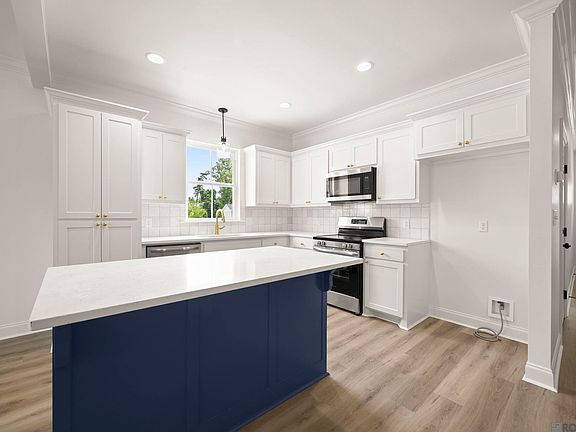 2nd image of 8007 Arnold Rd #5F
