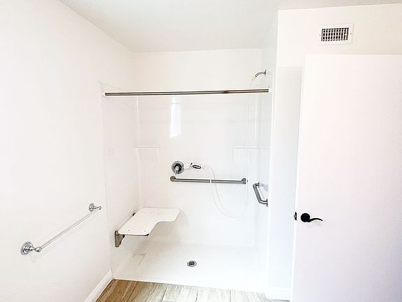 5th image of 7914 S Hoover St #1