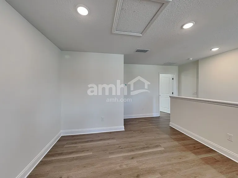 5696 Oesterle Rd — Photo 8