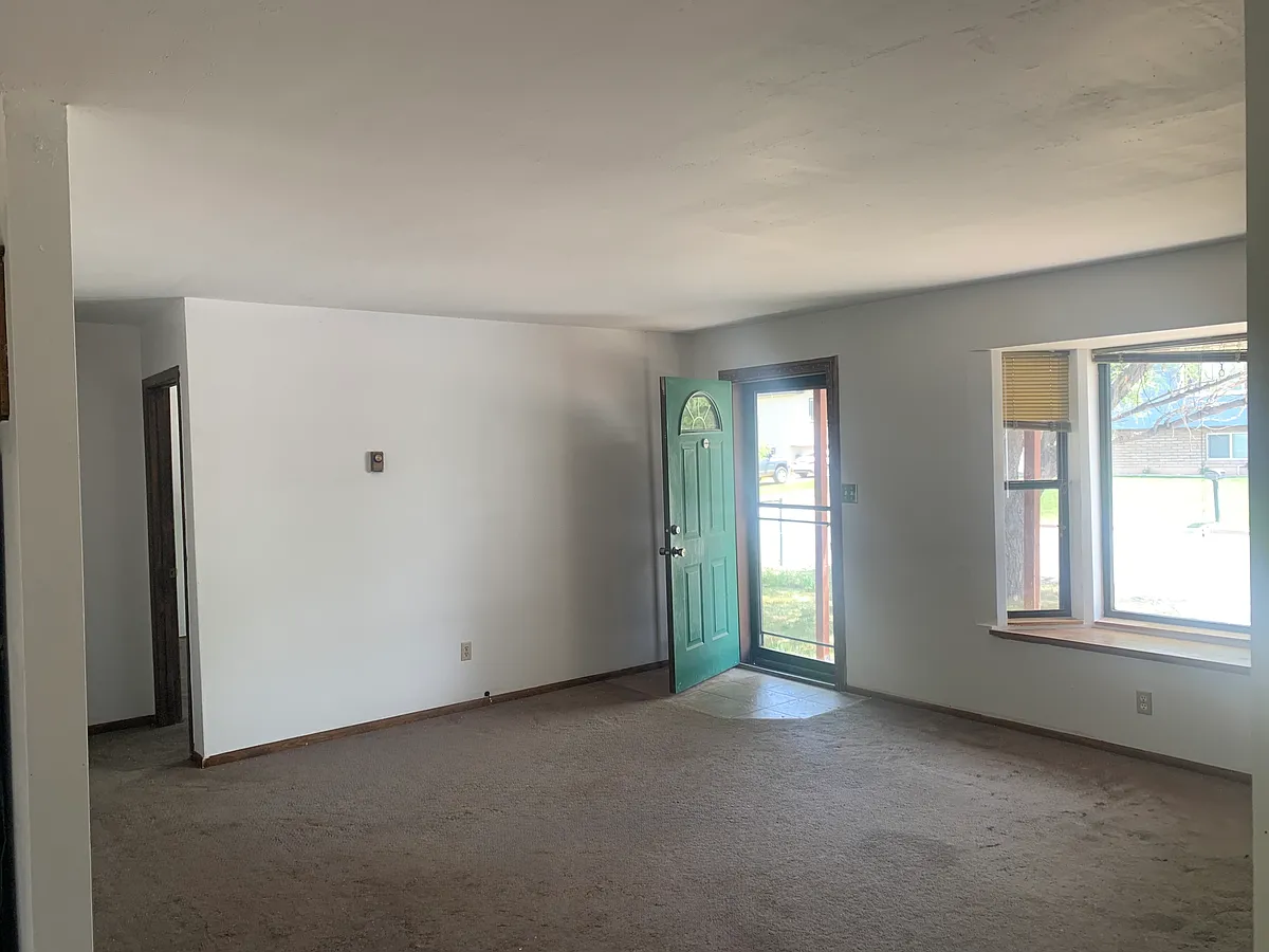 Building Photo - 805 N Austin St