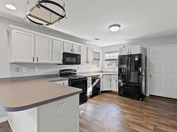 5th image of 511 Big Bear Ln