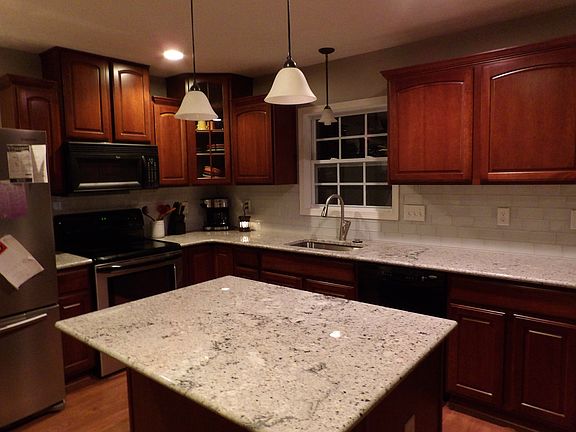 2nd image of 576 Floral Valley Dr W