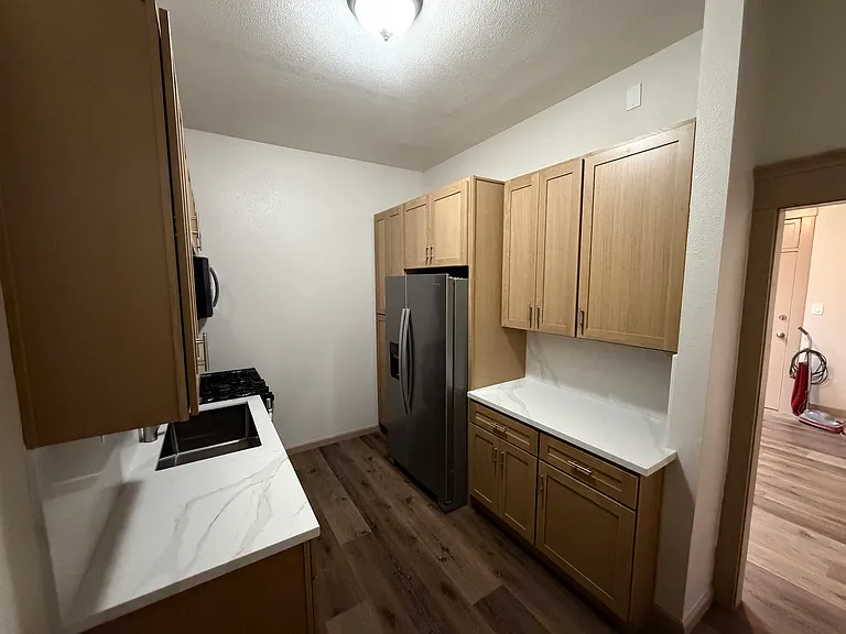 279 N 2nd Ave #2 — Photo 3