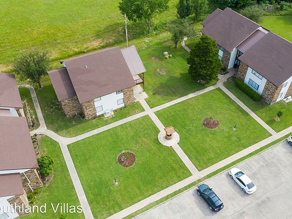 3rd image of 1109 Sandpiper Dr #38