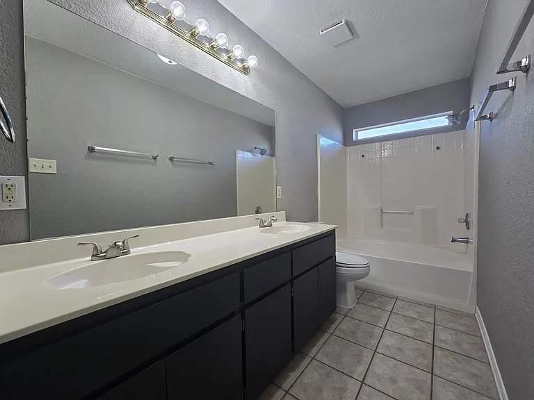 4207 Thunder Creek Dr — Photo 14