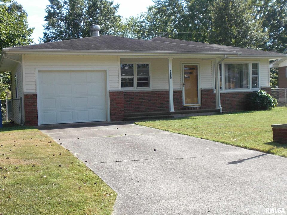 1st image of 305 Lakeshore Dr
