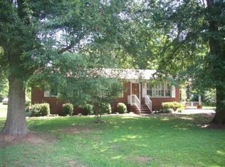 507 Fairview Rd, Laurens, SC 29360