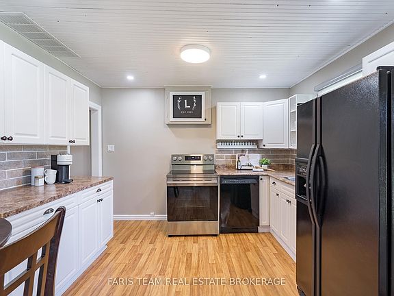 4th image of 2721 Cumberland Rd