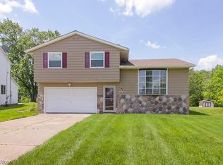6736 Basswood Dr, Bedford Hts, OH