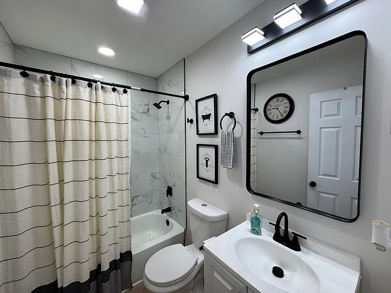 1427 Austin Ave — Photo 14