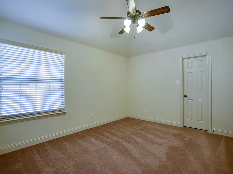 13083 Montfair Blvd — Photo 28