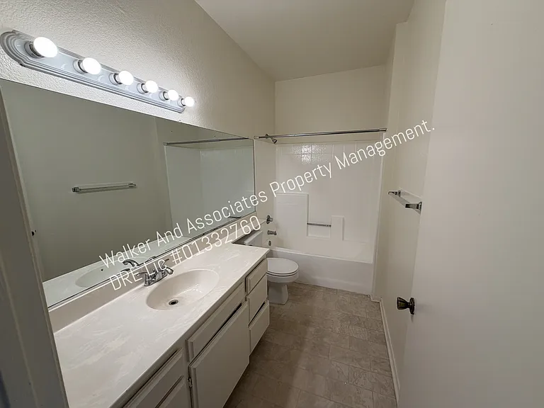 122 Goodwin Rd #1 — Photo 10