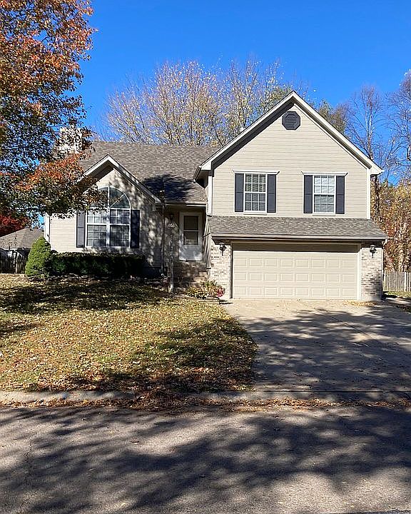 1st image of 1005 SW Southgate Dr
