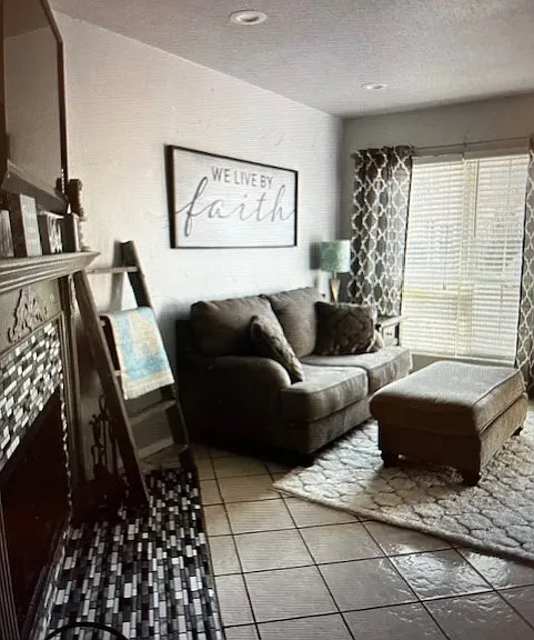 617 Carriagehouse Ln #E-3 — Photo 4