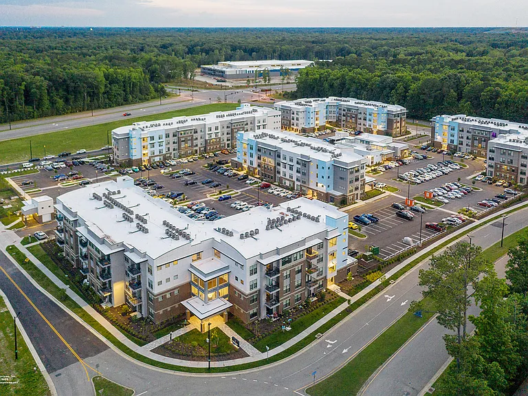 Lumen Apartments — Photo 37