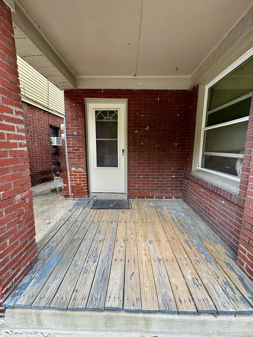 215 Spencer Avenue — Photo 3