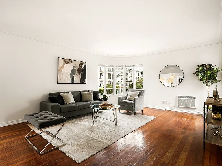 132 S Sweetzer Ave #136-1/2 — Photo 1