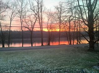 911 River Rd, Erwinna, PA 18972