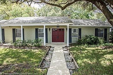 3rd image of 322 Monticello Dr.