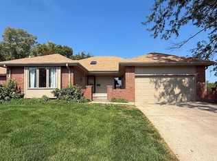 15506 Fieldcrest Cir, Omaha, NE 68154