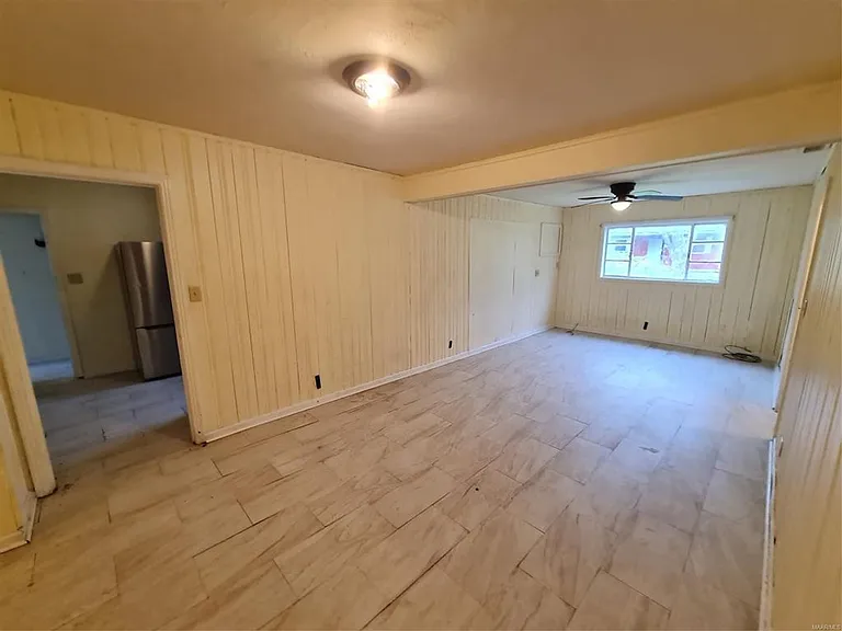 1220 Lynwood Dr — Photo 6