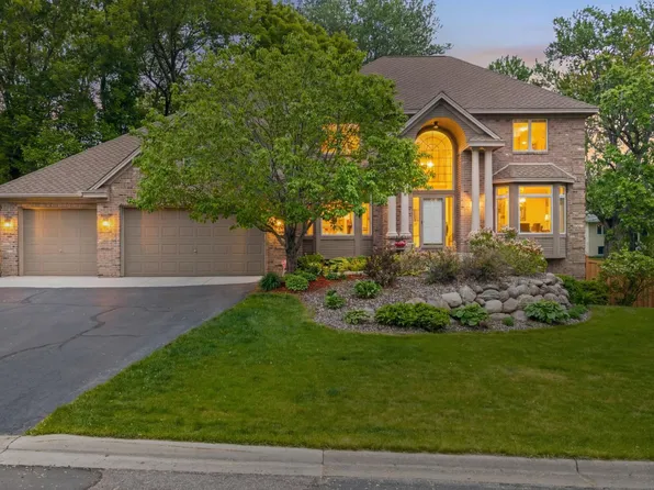 14809 White Oak Dr, Burnsville, MN 55337