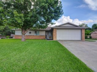321 Russell Ln, Hewitt, TX 76643