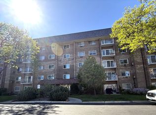 10373 Dearlove Rd #304, Glenview, IL 60025