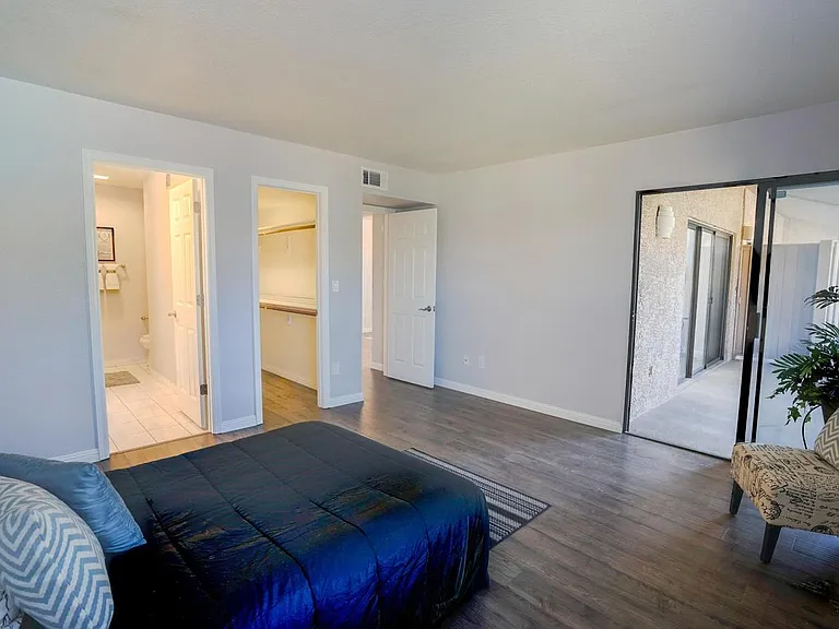 5998 N 78th St #218 — Photo 13