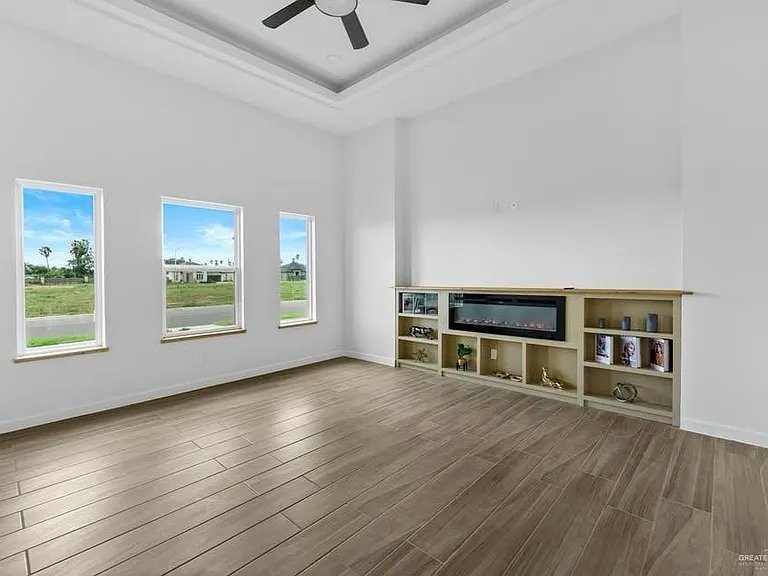 2917 Arboledas Dr — Photo 5