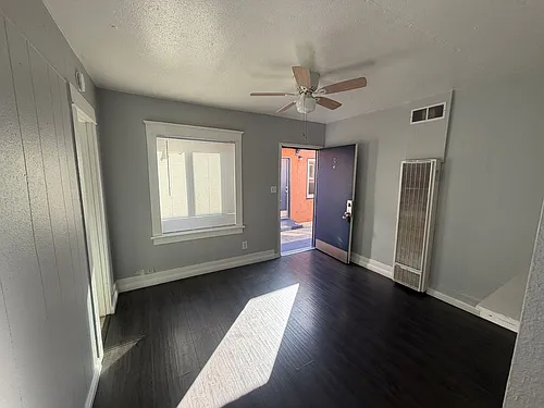 1128 Raymond Ave Photo 1