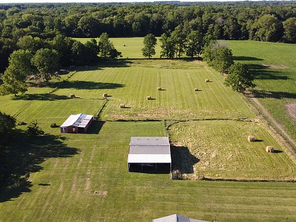 3rd image of 8469 E County Road 450 N