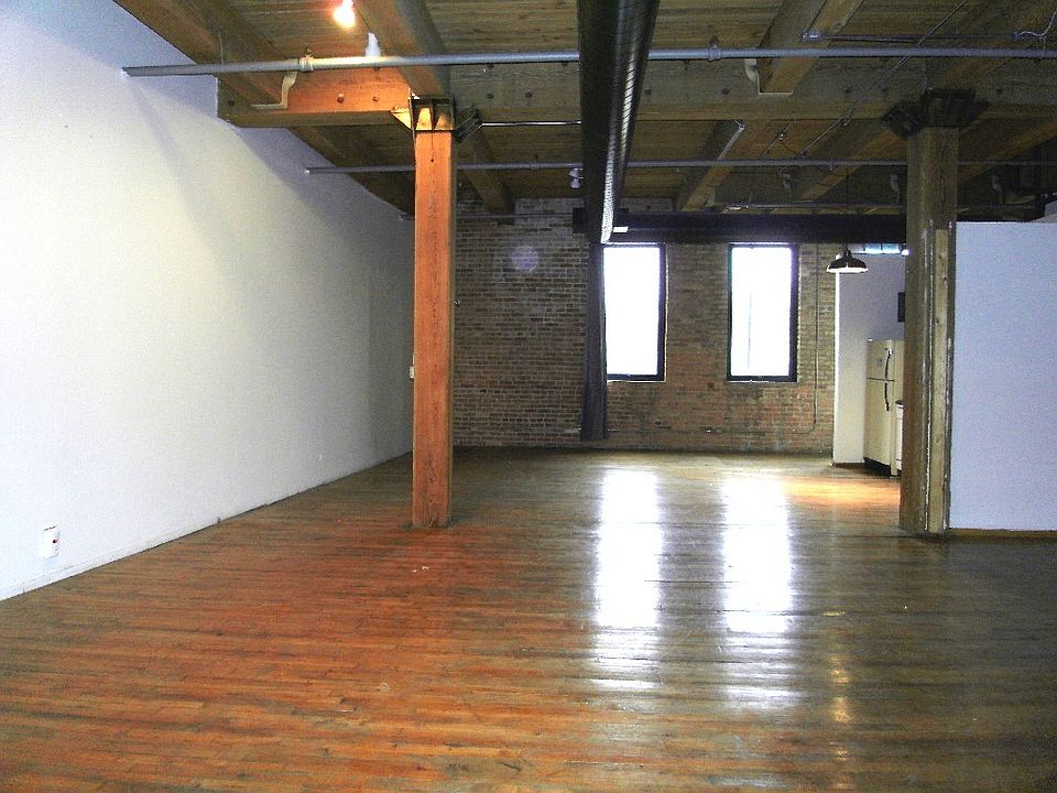 2nd image of 212 N Sangamon St Unit 2E