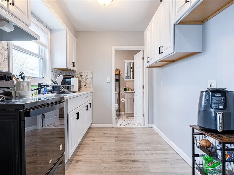 37 Argyle St #3 — Photo 1