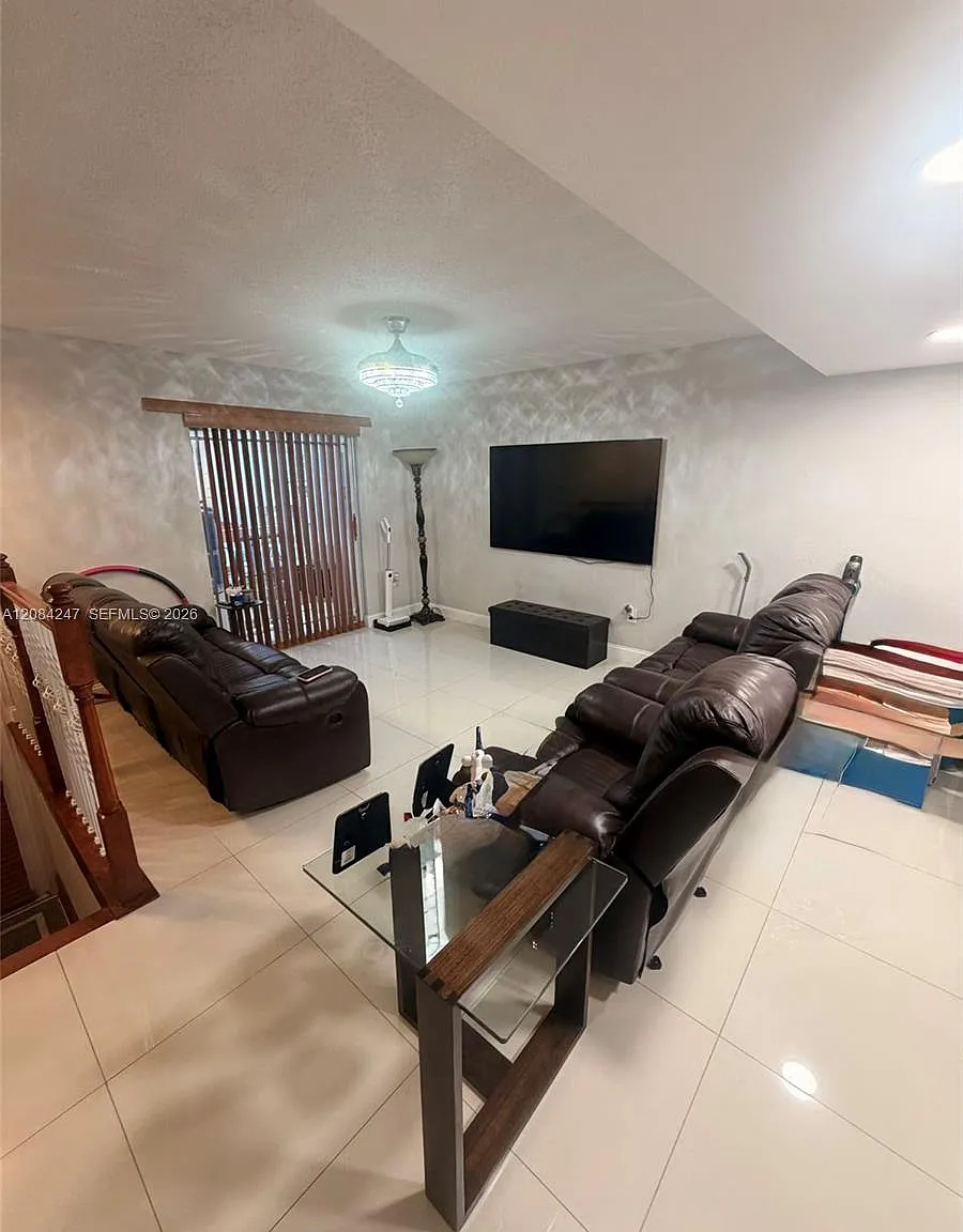Mango Hill Condo No 1 — Photo 2