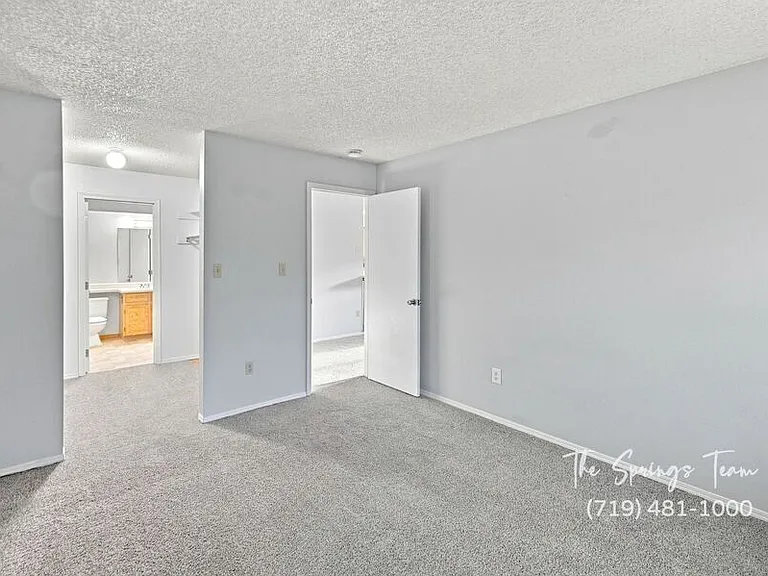 4349 Hunting Meadows Cir — Photo 16