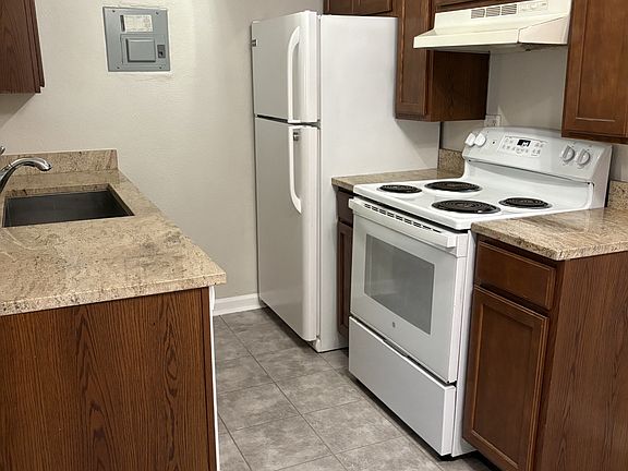 Kitchen - newly pained.