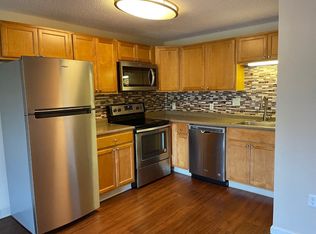 Coach House, Chelmsford, MA 01824