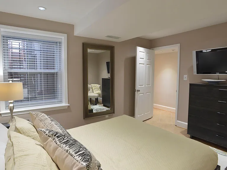 1746 T St NW #A — Photo 22