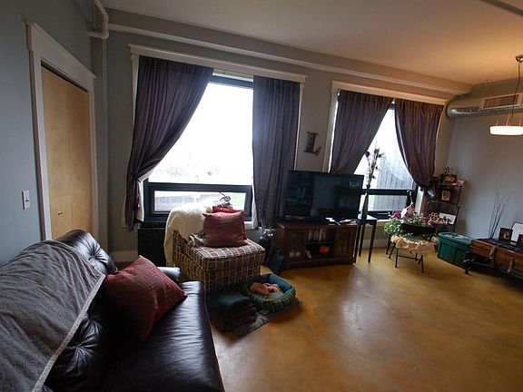 2nd image of 600 Broadway Ave NW APT 601B