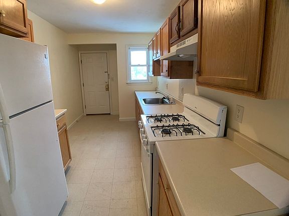 2nd image of 30 Ebbett Ave #30