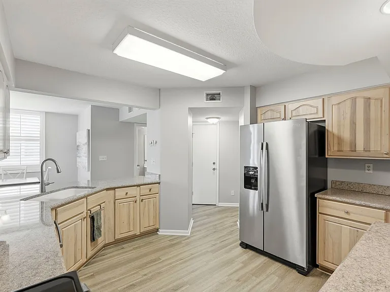 6085 Bahia Del Mar Cir #272 — Photo 6