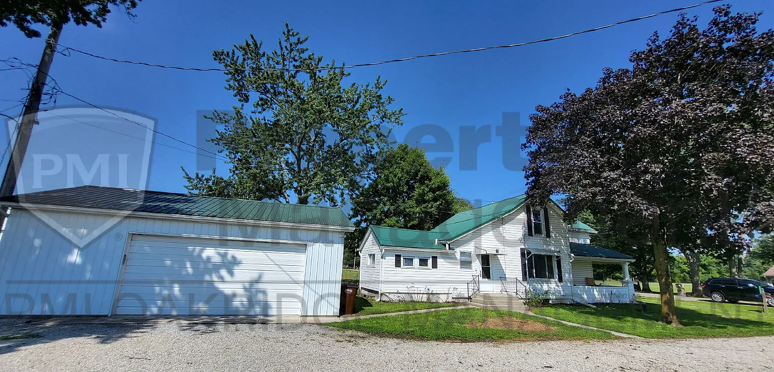 3 bed, 1.5 bath, 1344 sqft, $1,425 — Photo 1