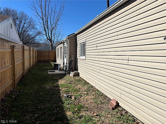 4th image of 2407 Nesmith Lake Blvd