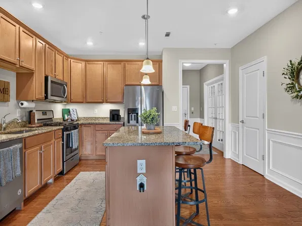 130 University Ave Unit 1210, Westwood, MA 02090