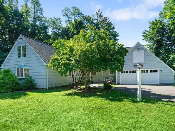 3 Bevy Hollow Road, Setauket, NY 11733