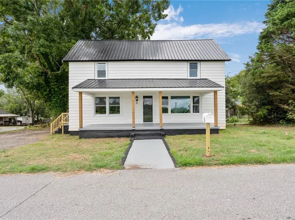 9 Lyman St, Pelzer, SC 29669