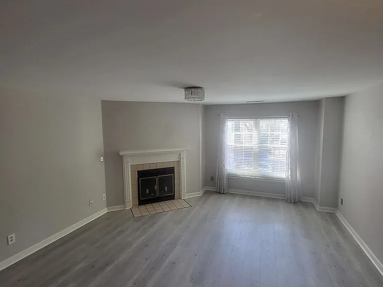414 Delaware Ave #218 — Photo 2