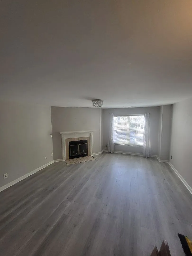 Building Photo - 414 Delaware Ave #218